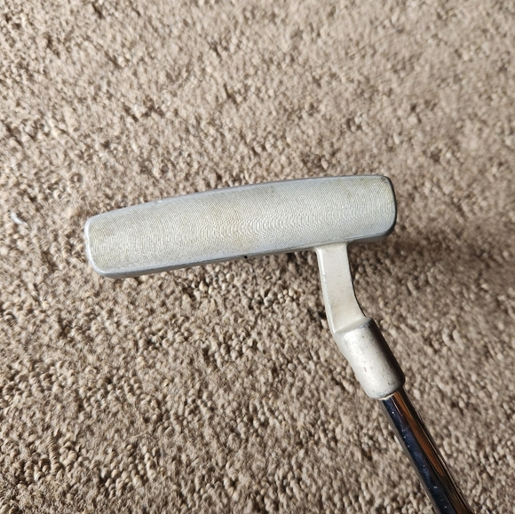 Lynx Predator Putter - Picture 3 of 5